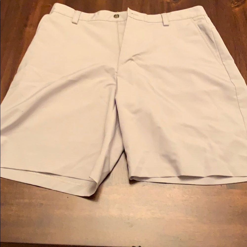 Izod Golf Shorts 32 waist